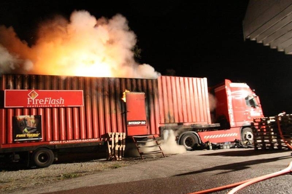 Backdraft und Flashover-Training der Wehren des Abschnittes Stanzertal