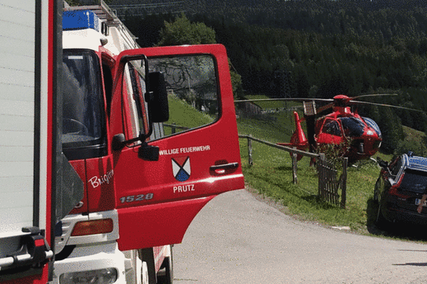Fahrzeugabsturz am Gachen Blick im Bereich Puschlin, Gemeinde Fließ am 30.07.2019