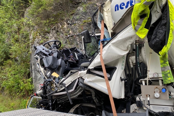 Schwerer Verkehrsunfall im Bereich des Kraftwerkes Wiesberg | FW-A2345-Verkehr am 14.08.2020