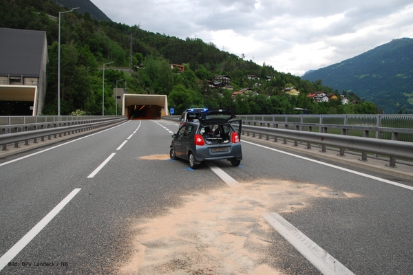 Verkehrsunfall beim Westportal des Perjentunnels – Einsatz für die Feuerwehr Landeck