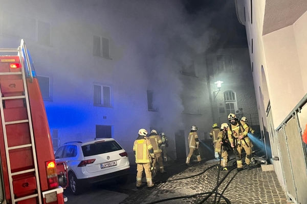 Brand in einem Mehrfamilienhaus in Landeck