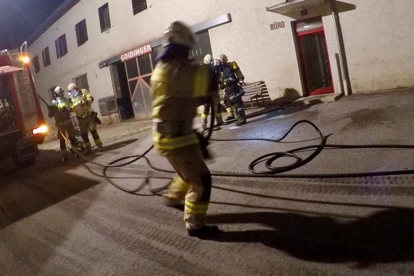 Brand mit Explosion war die Übungsannahme in Schönwies.