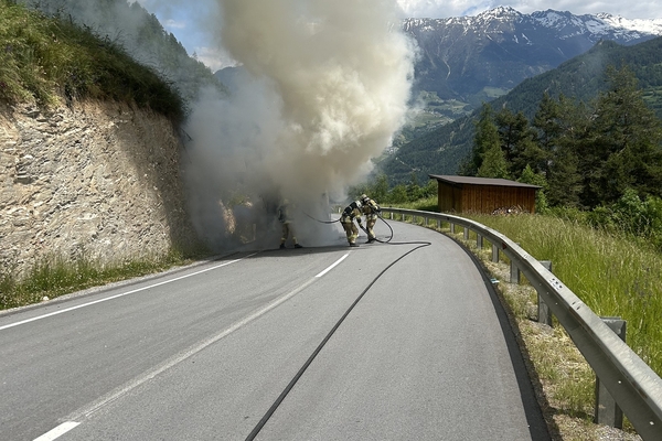 Brand LKW – L19 Serfauser Straße zwischen Kehre 4 und 5