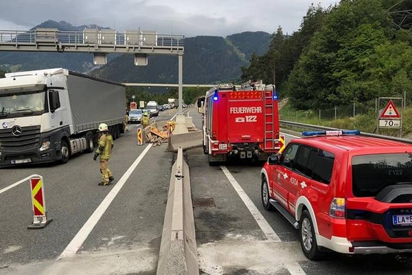 LKW-Unfall auf der S16
