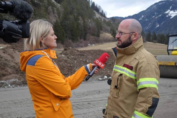 Gefahr eines großen Hangrutsches und Sperre der L19 Serfaus Landestraße.