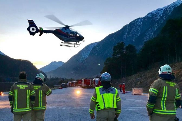 Abgerissene Starkstromleitung löst Waldbrand aus