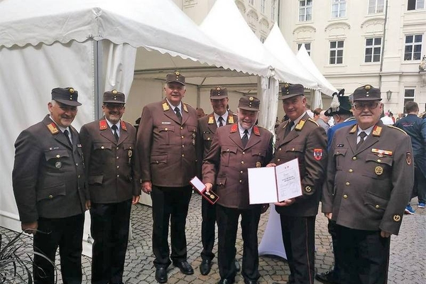 Verdiente Feuerwehrkameraden wurden vom Land Tirol ausgezeichnet