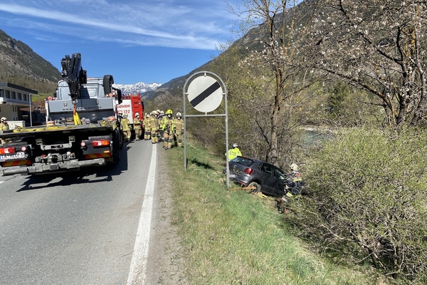 „PKW gegen Baum“ auf der Reschenbundesstraße B180