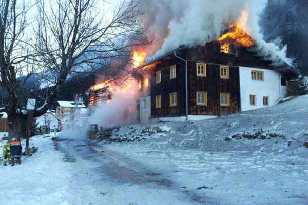Holzhaus in Ischgl / Mathon bei Brand zerstört
