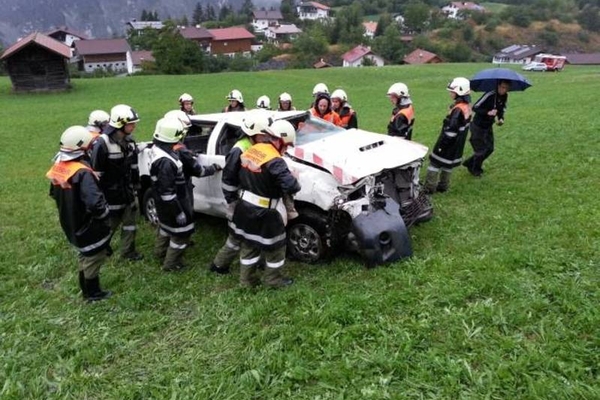 Fahrzeugabsturz auf Zammer Gemeindegebiet / 20.08.2013