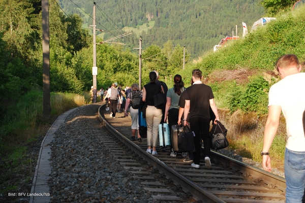 Evakuierung eines Railjet-Zuges nach Oberleitungsschaden