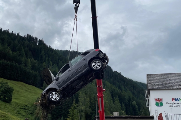 Aktuelle Informationsaussendung zum Großschadensereignis im Gemeindegebiet von St. Anton und St. Christoph am Arlberg.