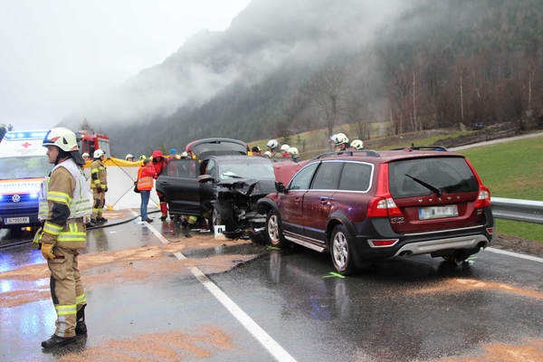 Verkehrsunfall auf der B180 Reschenbundesstraße