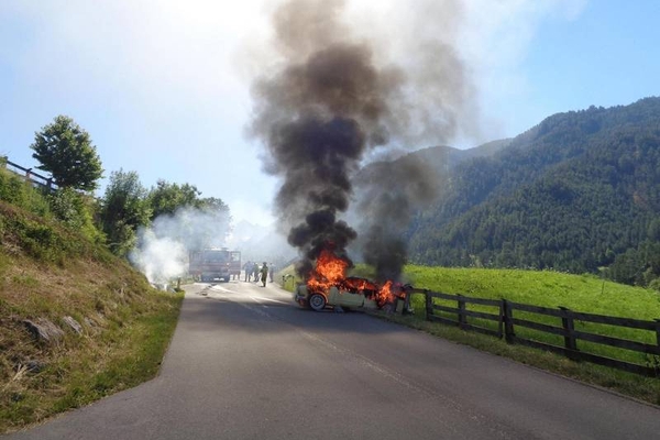 Am 20. Juni 2018 wurde die Feuerwehr Kauns um 10:49 Uhr mittels Sirenenalarm zu einem Autobrand im Freien gerufen.