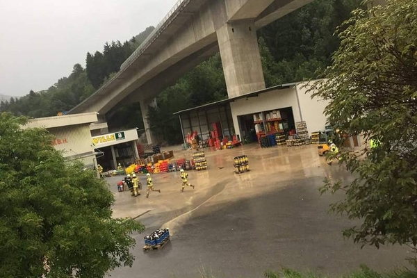 Nach heftigen Gewittern waren die Feuerwehren an der Sanna im Dauereinsatz
