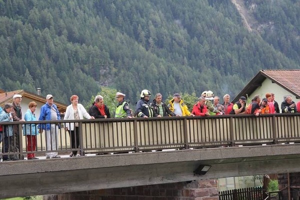 „Drohender Erdrutsch – Wichtiger Verkehrsweg“