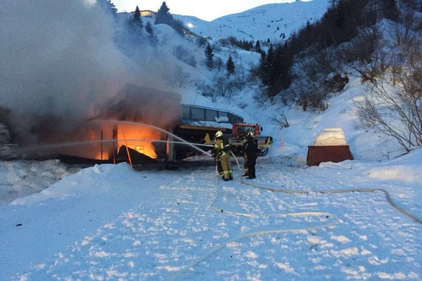 Fiss - Brand im Pyrotechniklager Seilbahn