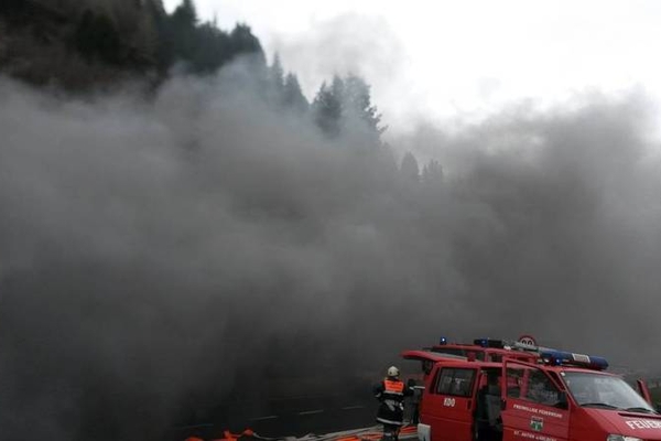 St. Anton - Fahrzeugbrand im Schmittentunnel