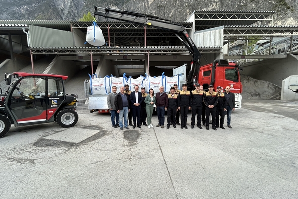 Offiziellen Inbetriebnahme der Abfüllanlage für Big Bags für den Hochwasserschutz
