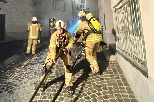 Brand in einem Mehrfamilienhaus in Landeck