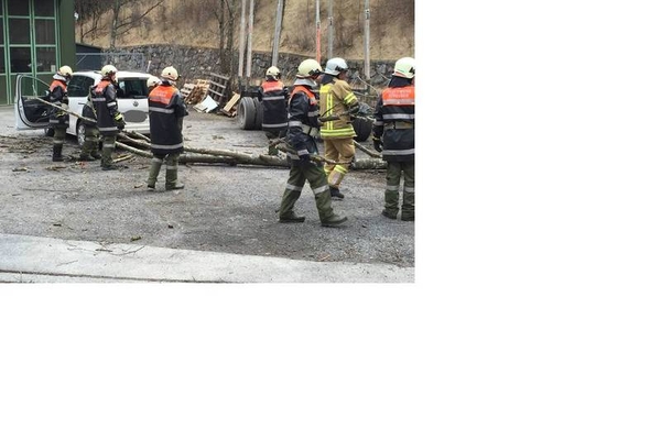 Sturmtief Niklas sorgte auch im Bezirk Landeck für Einsätze der Feuerwehren