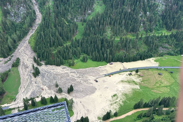 Heftige Unwetter halten Feuerwehren im Bezirk Landeck auf Trab
