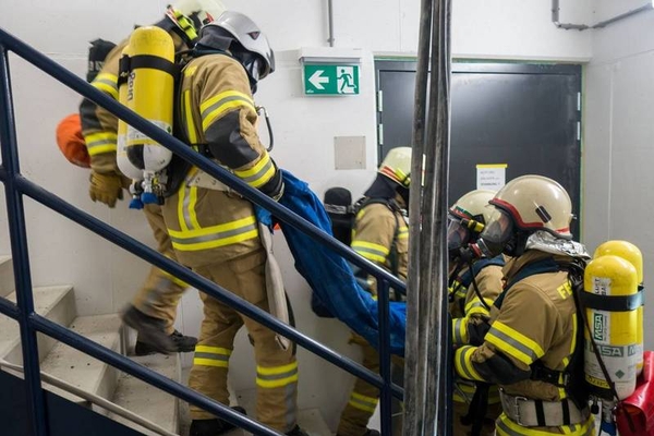 Großangelegte Atemschutzübung im GKI Krafthaus in Prutz
