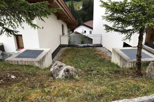 Serfaus: 26 Jährige stürzte zwei Stockwerke in die Tiefe