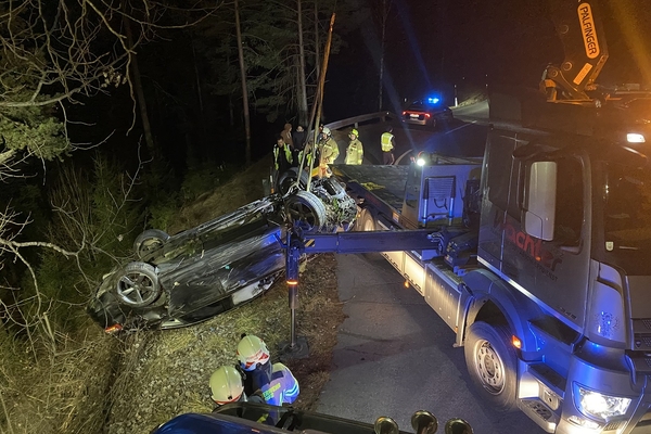 Unterstützungseinsatz Fahrzeugbergung nach VU