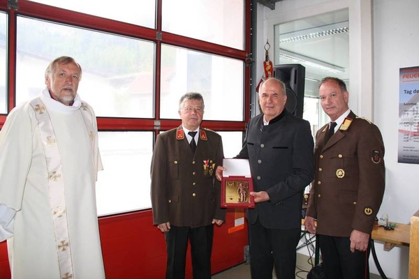 Tag der Feuerwehr mit Fahrzeugweihe des neuen Einsatzfahrzeuges in Prutz