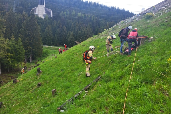 Waldbrandübung im Stanzertal mit der Bergrettung