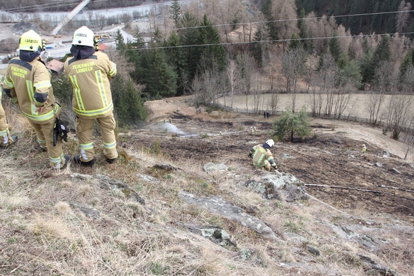 Brand Wiese in Fließ