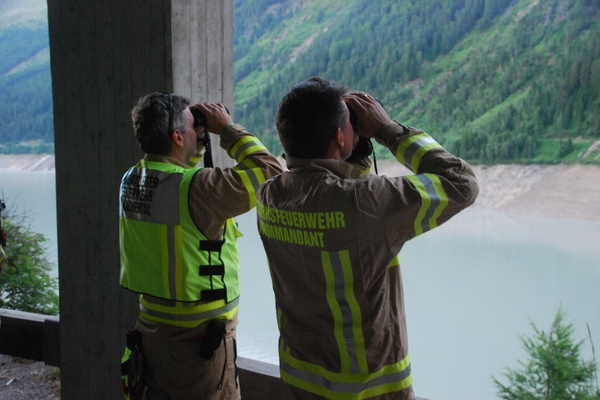 Einsatzreiches Wochenende für die Feuerwehren im Bezirk Landeck - Wald- und Wiesenbrände forderten zahlreiche Einsatzkräfte